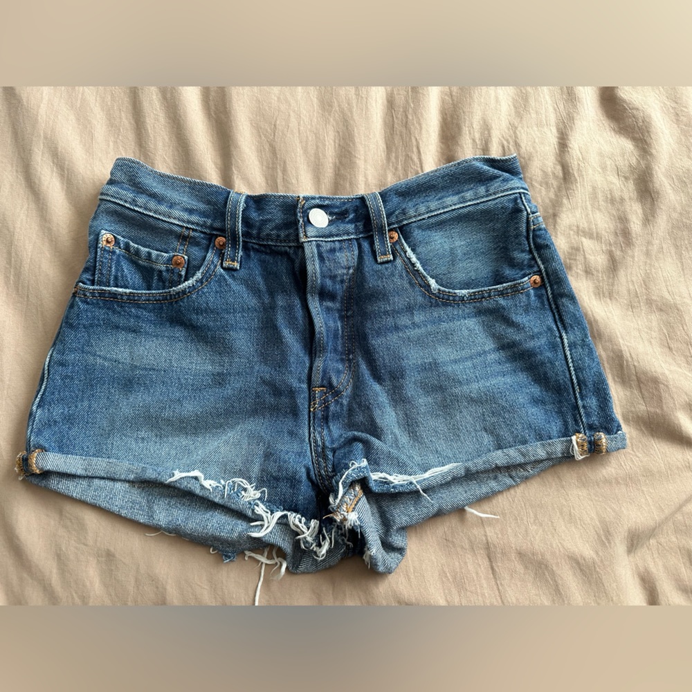 Levi 501 size 0